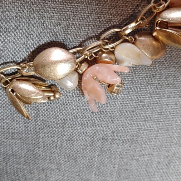 NWT Melanie Lyne Floral Statement Necklace - Picture 5 of 9